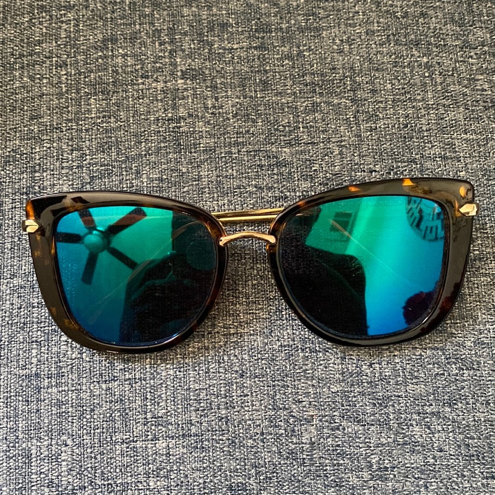 Versona Reflective sunglasses, w/ gold hardware